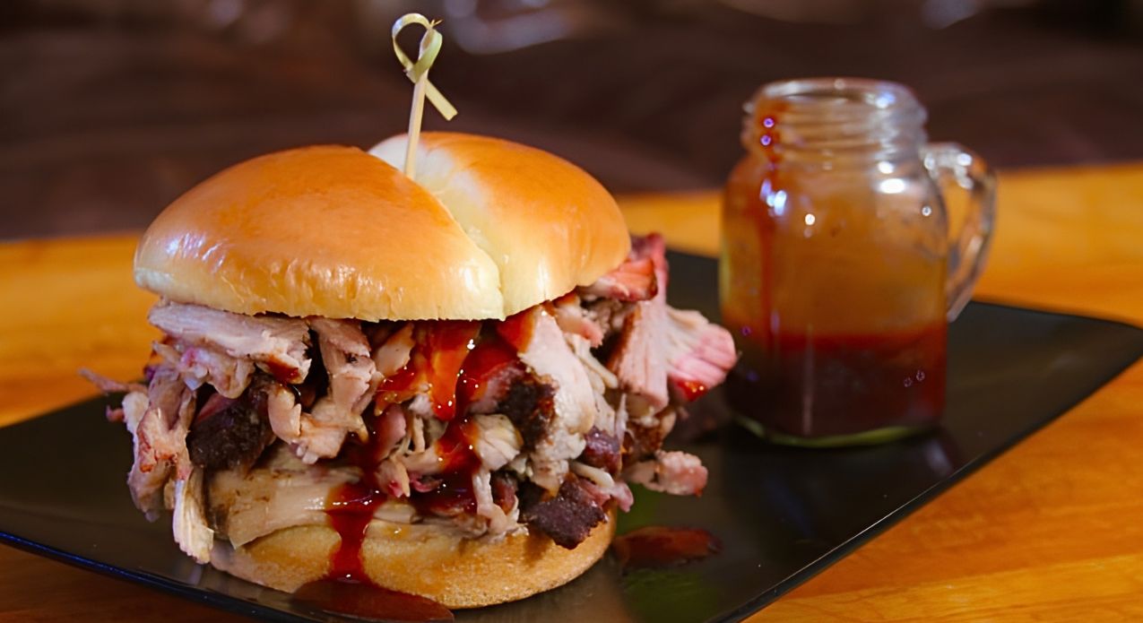 Pulled pork sandwich with sauce