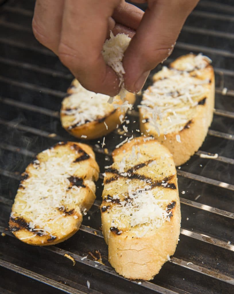 garlic bread on grill