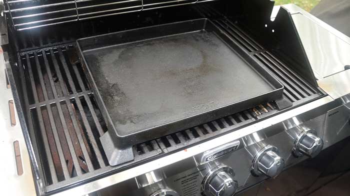 https://amazingribs.com/wp-content/uploads/2020/10/cusinart-3-in-1-700-griddle-installed.jpg