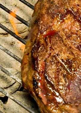 Achieving the perfect meat crust on a gas barbecue – the tricks