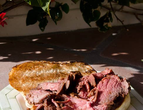 https://amazingribs.com/wp-content/uploads/2020/10/tri-tip_sandwich-487x375.jpg