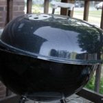 kettle grill with lid askew