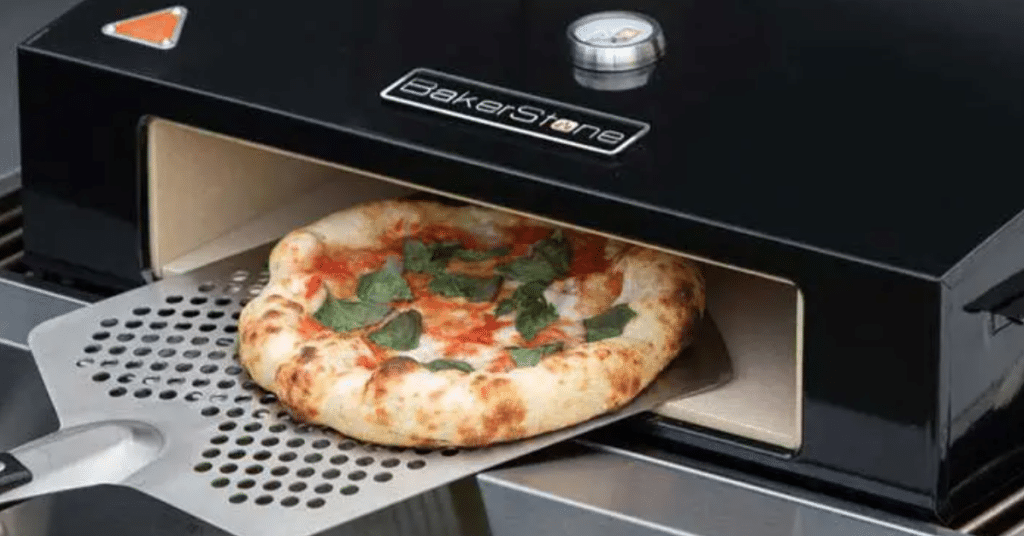 Grilling pizza