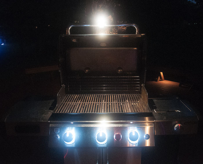 Weber Genesis II SX-335 lights on