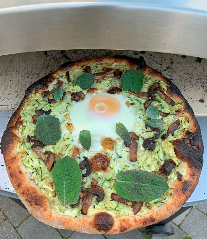 Italia Pizza Oven egg pizza