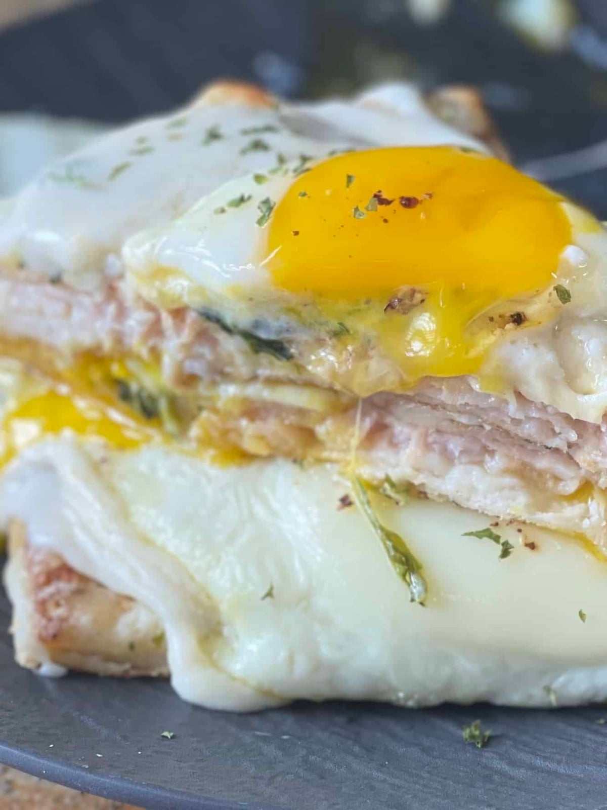 croque madam sandwich.