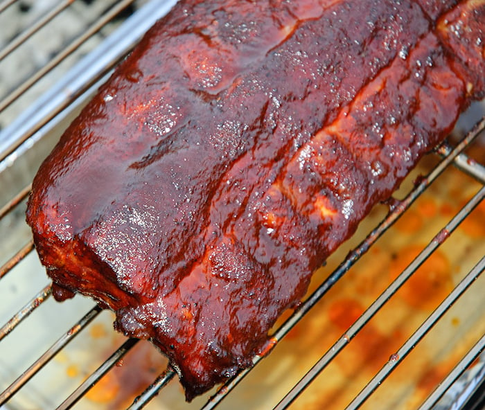 Red Kansas City BBQ Sauce on ribs