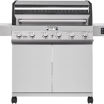 Monument Denali 605 Pro Smart Gas Grill.