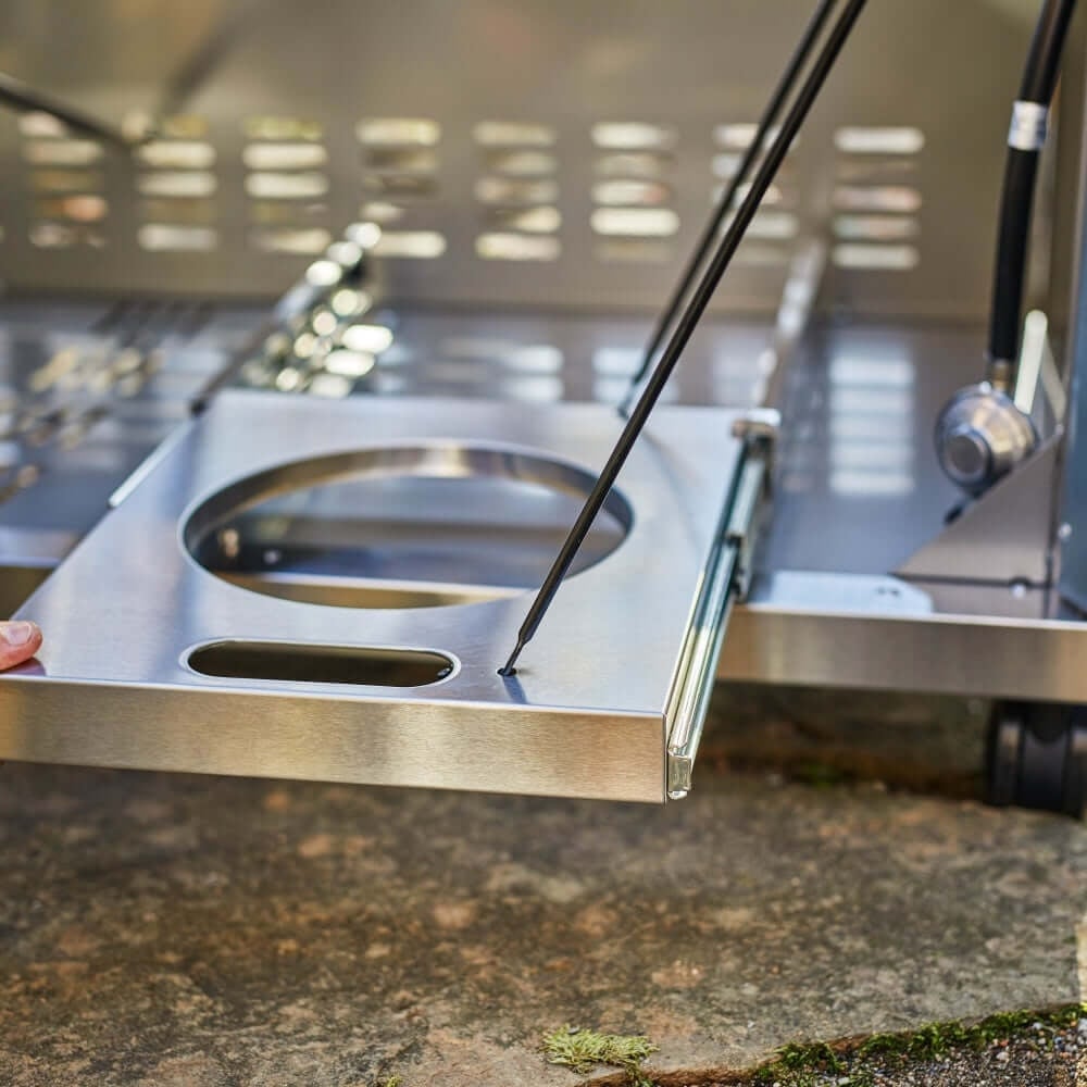 Monument Denali 605 Pro propane slide out tray