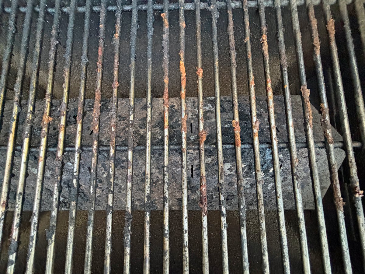 Weber Dirty Grill Grates