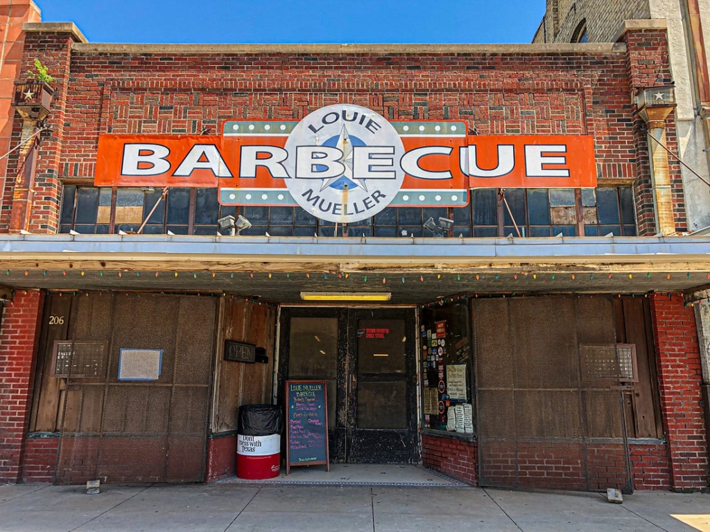 Storefront of Louie Mueller Barbecue in Taylor, Texas.